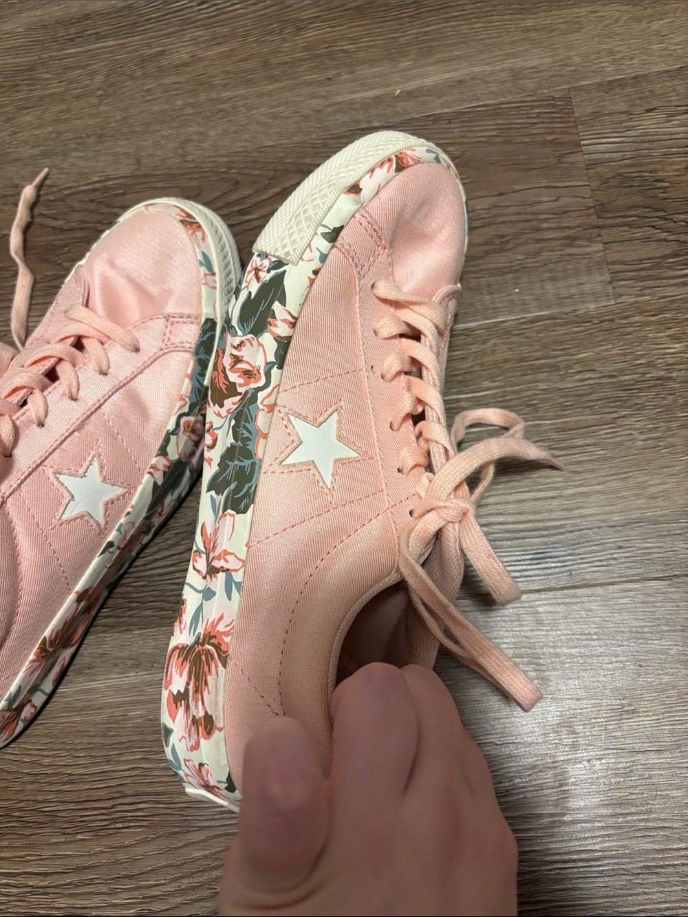 pink floral converse - Picture 5 of 6